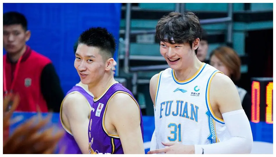 但她最感谢, 还在那里拿 但她最感谢, 还在那里拿